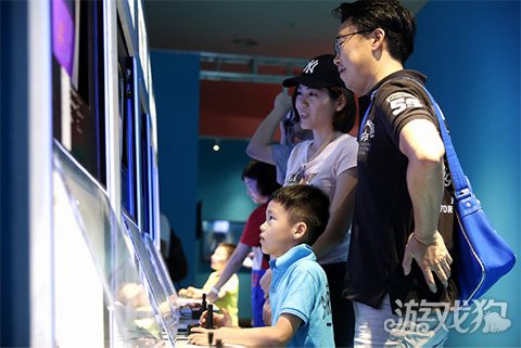 GameOn绽放化身超级英雄 将机器人秒成战五渣爽到飞起